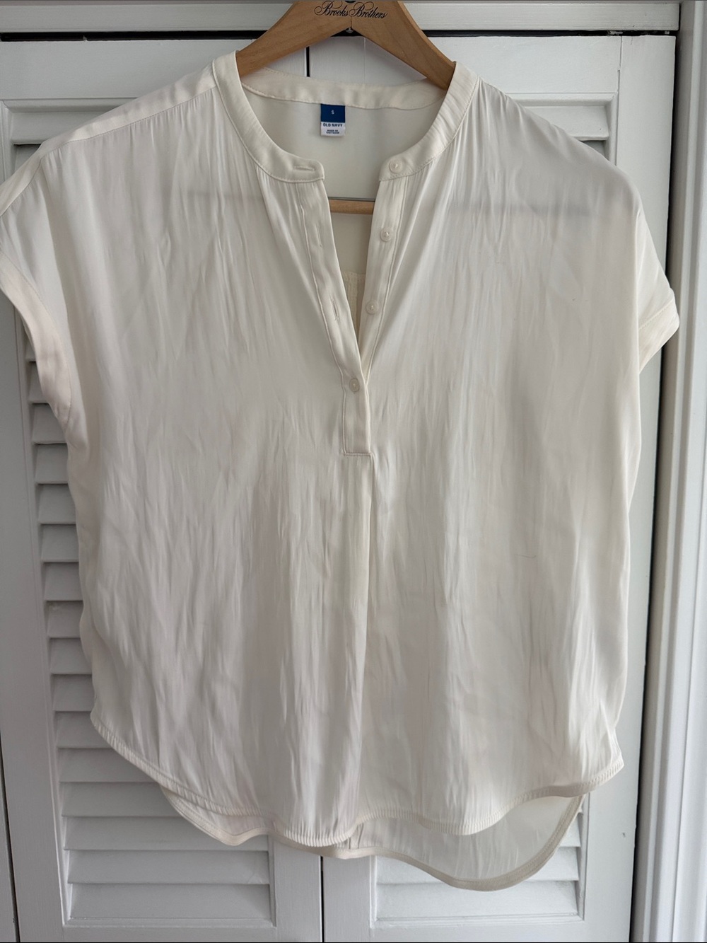 Old Navy Ivory Short-Sleeve Henley Blouse